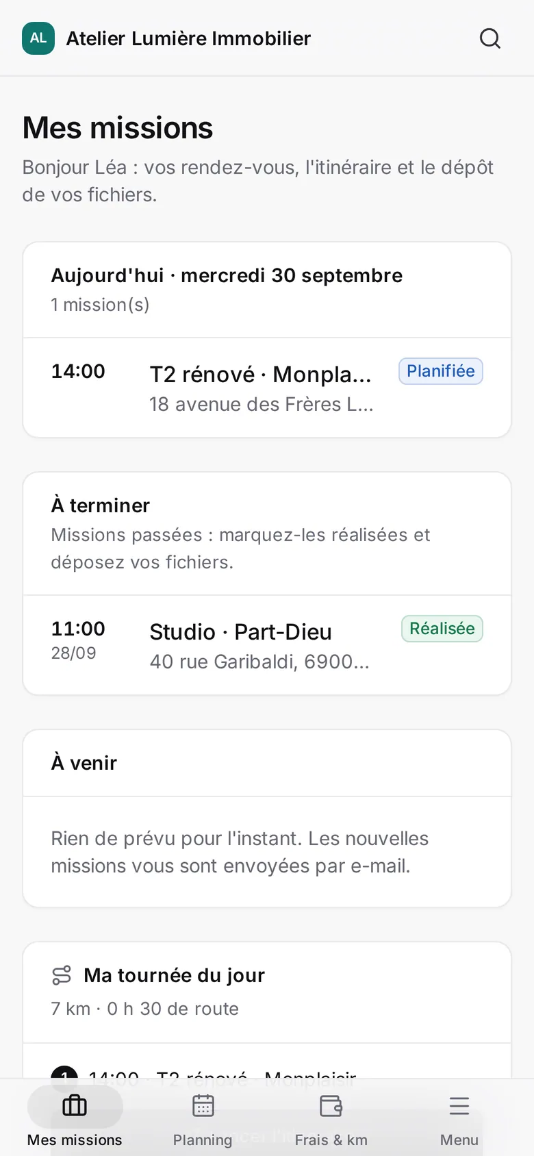 La vue mobile d'un photographe : missions du jour et tournée